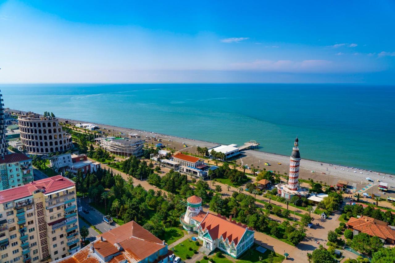 Seaside Resort In New Orbi Twins Batoumi Extérieur photo
